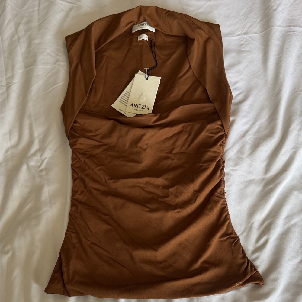 NWT ARITZIA CONTOUR Top